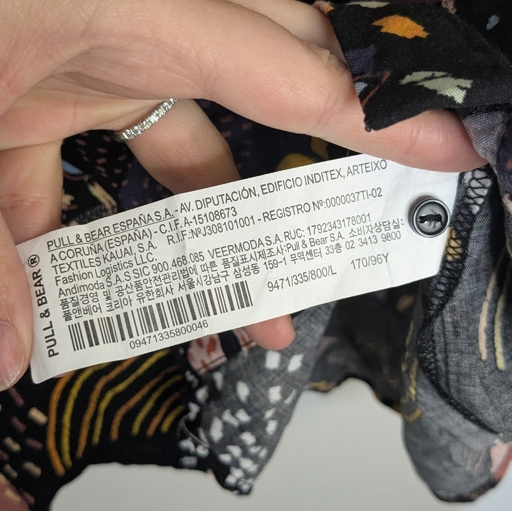 Pull&Bear Abstract Print Button Up Blouse - Lightweight V-Neck size L - Picture 7 of 9